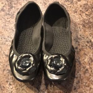 Lindsay Phillips silver switchflops ballet flats